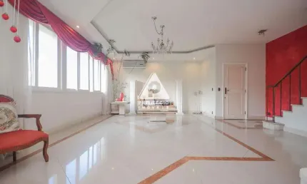 Cobertura triplex 4 quartos, 2 suítes, 1 vaga e terração
