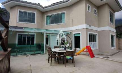 Casa de condomínio duplex, 4 quartos, 3 suítes, piscina 2 vagas