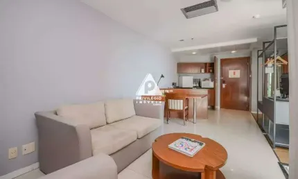 Flat a venda na barra: 1 quarto, mobiliado e em frente ao posto 4