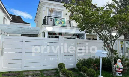 Linda casa!!! porteira fechada!!! condomínio maravilhoso! 3 quartos, 1 suíte