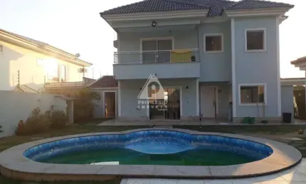 Excelente casa duplex em condomínio fechado, piscina, campo de futebol, 370 m²