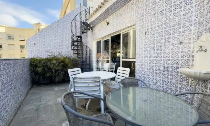 Cobertura no posto 12 do leblon/rj com 242m² à venda por r$3.480.000!