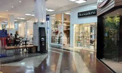Loja térrea com mezanino a venda em galeria em ipanema!