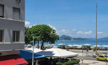 Apartamento a venda de 3 quartos quadra da praia Copacabana posto 6