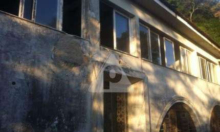 Casa de rua à venda, 8 quartos, 2 suítes, Copacabana - RIO DE JANEIRO/RJ