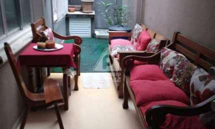 SALA 3 QUARTOS EM UMA MARAVILHOSA RUA TRANSVERSAL EM BOTAFOGO