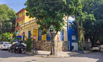 CASA DE RUA, ESQUINA COM DIREITO DE SUBIR MAIS 2 ANDARES