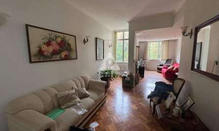 'Viva o Melhor do Leme: Apartamento de 3 Quartos com Vista Maravilhosa'