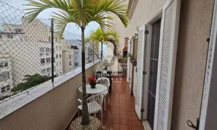 Apartamento 204m². rua gomes carneiro, vista lateral praia ipanema, com varanda, churrasqueira, 4 quartos, sendo 1 suíte, sala 3 ambientes e 1 vaga