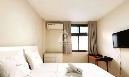 Apart-hotel em ipanema. 50m². sala, quarto, cozinha, banheiro e varanda, a poucos metros da praia