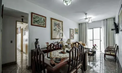 Maravilhoso dois quartos com linda vista para a lagoa.