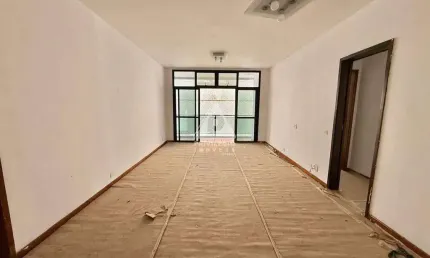 3 quartos sendo 1 suite, varandão, 2 vagas, edificio imponente, portaria 24h