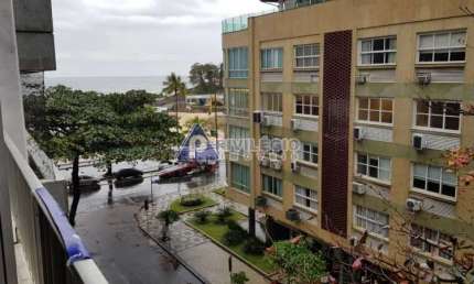 Privilégio Imóveis vende: quadríssima da praia! Localização privilegiada. Vista mar
