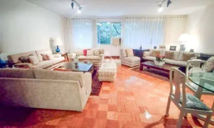 Laranjeiras – apartamento espaçoso com 4 quartos, 1 suíte e 2 vagas