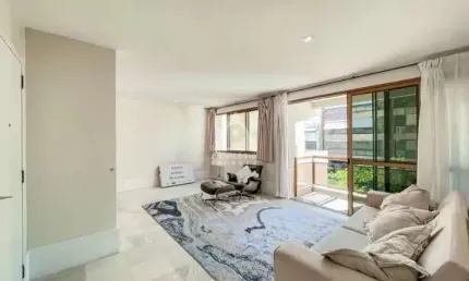 Apartamento com 3 quartos e 2 banheiros à venda, 130 m²