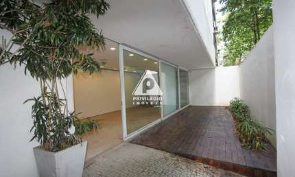 Privilégio Imóveis vende: Um excelente prédio no Leblon, composto por 4 andares