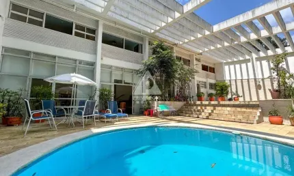 Casa de luxo com piscina e cachoeira no coração de são conrado!