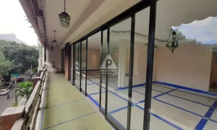 Excelente apartamento no leblon | 3 dormitórios (original 4) | 2 suítes | varanda com vista