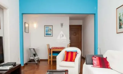 Oportunidade no arpoador! 2 quartos, porteira fechada, a 2 minutos da praia – ideal para morar ou investir!