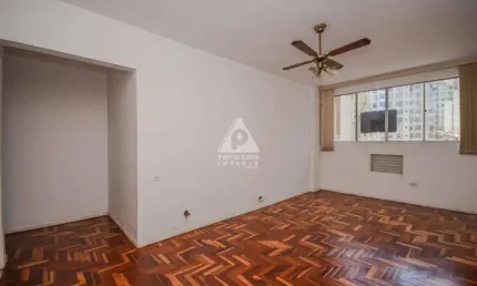 Apartamento à venda, 2 quartos, 1 vaga ao lado do metrô