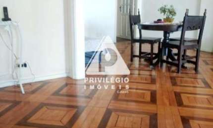 Apartamento a venda, 4 quartos com vaga no Flamengo