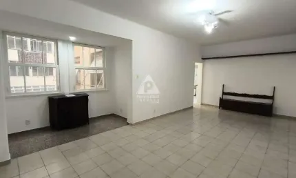 Apartamento original 3 quartos revertido para 4, próximo ao metrô do flamengo