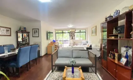 3 quartos, sendo 1 suíte, varanda, 2 vagas em laranjeiras.