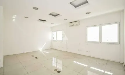 Sala comercial duplex reformada, 400 m² – pronta para uso e com vista livre