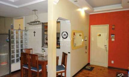 Original sala e quarto adaptado para dois quartos em rua nobre no Flamengo!