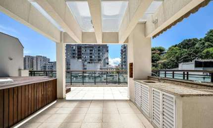 Cobertura duplex à venda com 3 quartos, 2 suítes, 3 vagas em Laranjeiras, Rio de Janeiro/RJ!