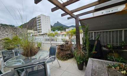 cobertura duplex com três quartos e vaga a venda em Laranjeiras