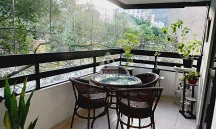 Apartamento de 2 quartos com varanda e 2 vagas em Laranjeiras