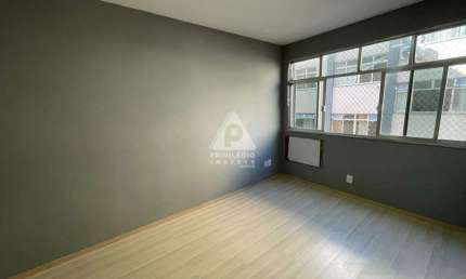 Excelente apartamento 2 quartos reformado em Laranjeiras.