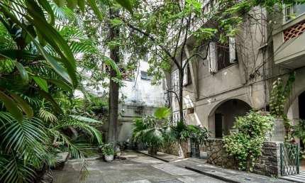 Casa de Vila triplex de 6 quartos, 3 banheiros, dependência, área externa, em Copacabana.