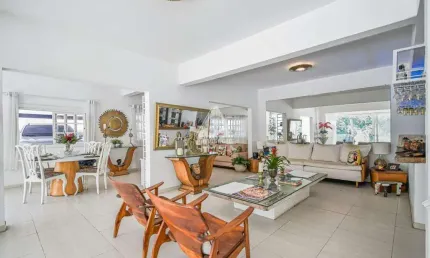 Casa á venda, 3 quartos, 3 suítes, área externa, 565m² - Barra da Tijuca- Rio de Janeiro.