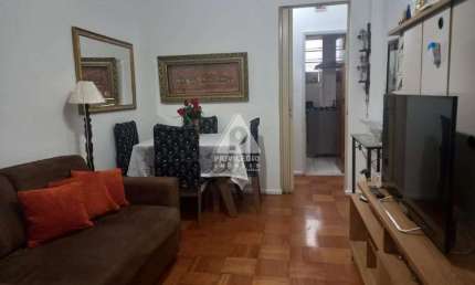 Apartamento Sala Quarto com dependência e vaga na escritura no Flamengo/RJ.