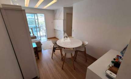 Apartamento de 2 quartos com varanda vista livre em Pendotiba/Niterói RJ com vaga na escritura