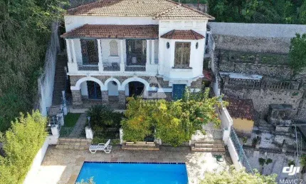 Espetacular casa em santa teresa com vista deslumbrante, piscina, academia e sauna!