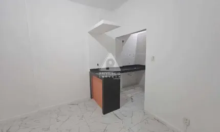 Apartamento conjugado estilo studio totamente refeormado, diponível para venda no flamengo