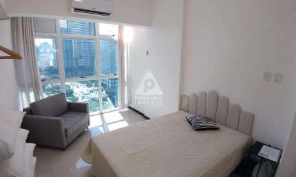 Apartamento Reformado Portaria 24Hrs ao lado do metrô