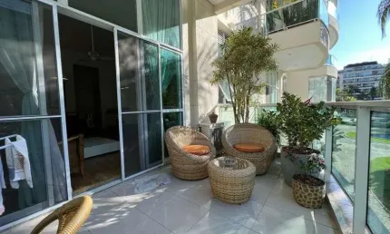 Apartamento para venda tem 103 metros quadrados com 2 quartos