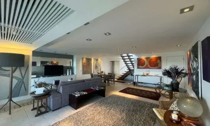 Apartamento para venda possui 478 metros quadrados com 5 quartos