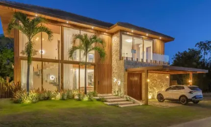 Casa de 5 Suítes na Praia do Forte  PORTEIRA FECHADA PRAIA BELA
