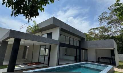 Casa térrea a venda em Guarajuba  4 suítes no Canto de Guarajuba