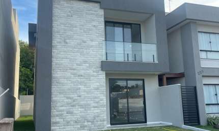 Casa a venda nova 4/4 sendo 3 suítes Vila Florença em Abrantes
