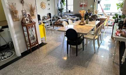 Apartamento a venda 4/4 sendo 3 suítes + dependência na Pituba