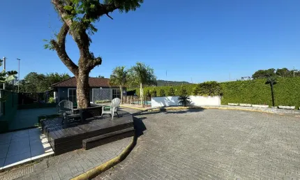 Sobrado em condomínio fechado com 1 suíte mais 2 quartos à venda no bairro Bom Retiro