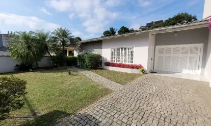 Casa plana com 1 suíte mais 2 quartos à venda no bairro Anita Garibaldi
