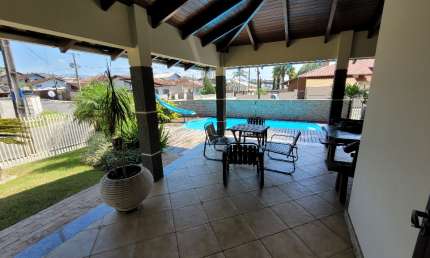 Sobrado com 3 suítes + 1 quarto à venda no Costa e Silva
