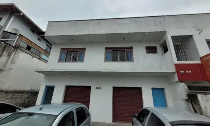 Casa comercial com 4 salas à venda no Iririú, Joinville 